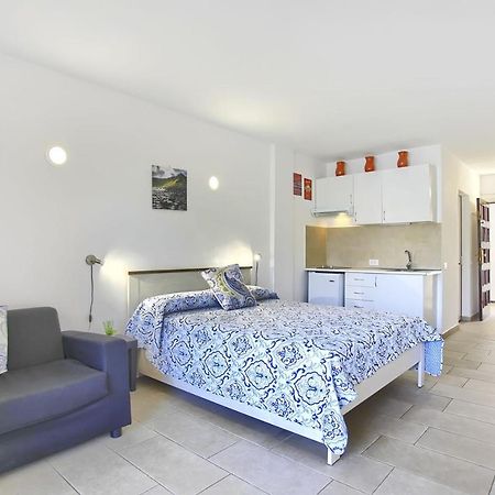 Studio Eldorado In Playa De Las Americas Near The Beach أرونا المظهر الخارجي الصورة